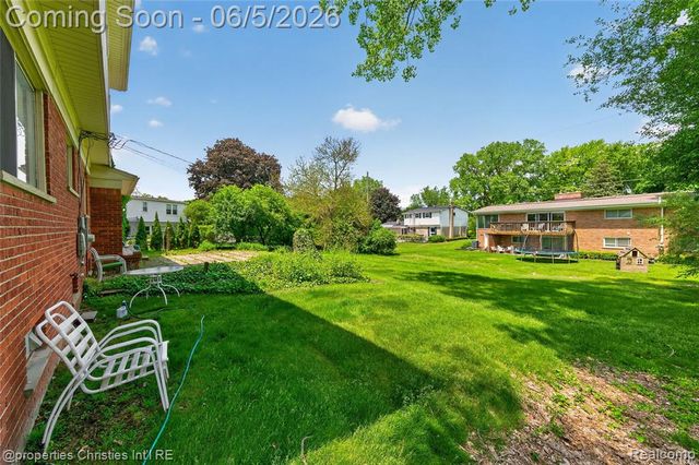 475 Henley Drive, Bloomfield Hills, MI 48304