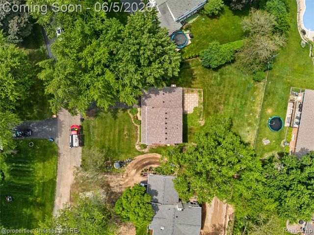 475 Henley Drive, Bloomfield Hills, MI 48304