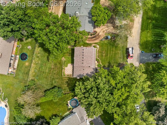 475 Henley Drive, Bloomfield Hills, MI 48304