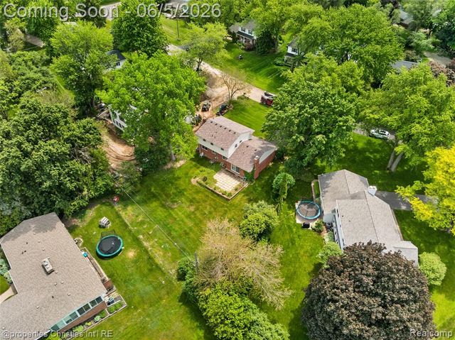 475 Henley Drive, Bloomfield Hills, MI 48304