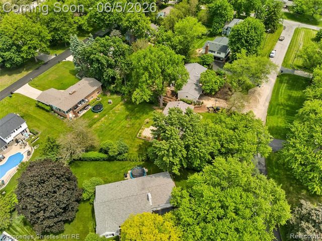 475 Henley Drive, Bloomfield Hills, MI 48304