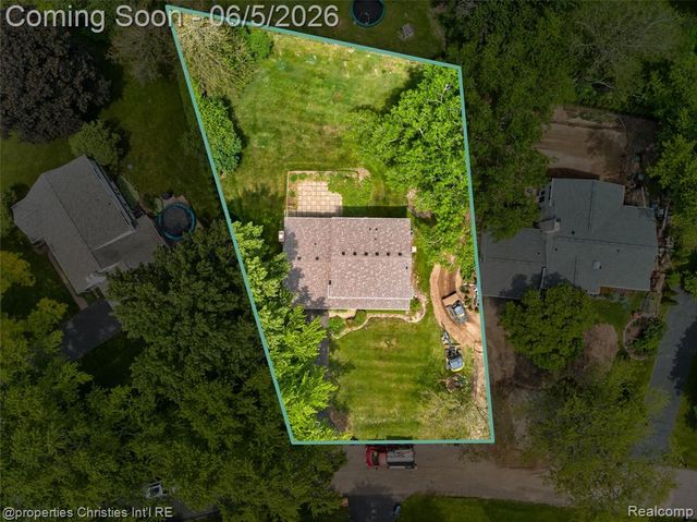 475 Henley Drive, Bloomfield Hills, MI 48304