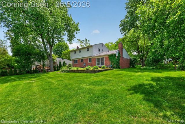 475 Henley Drive, Bloomfield Hills, MI 48304