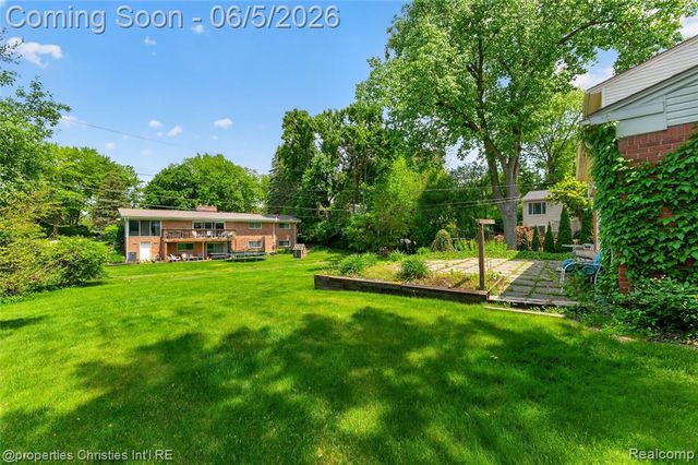 475 Henley Drive, Bloomfield Hills, MI 48304