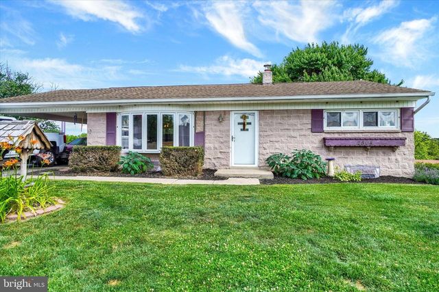 2504 BERKSHIRE LN, Dover, PA 17315