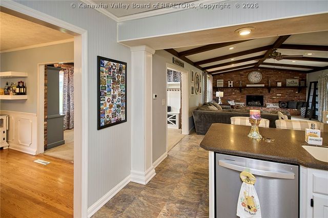 2024 Parkwood Road, Charleston, WV 25314