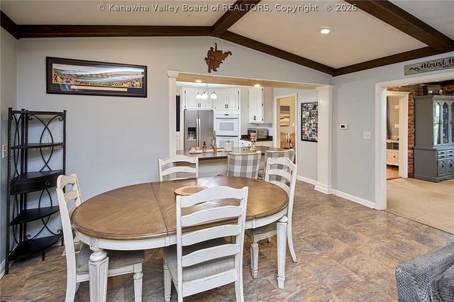 2024 Parkwood Road, Charleston, WV 25314