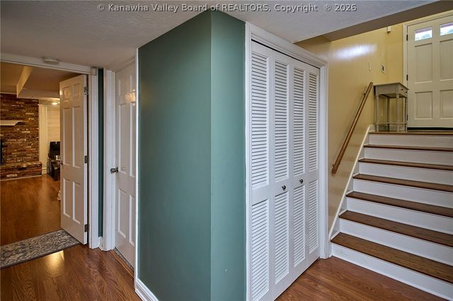 2024 Parkwood Road, Charleston, WV 25314
