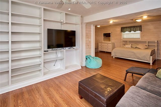 2024 Parkwood Road, Charleston, WV 25314
