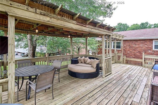 2024 Parkwood Road, Charleston, WV 25314