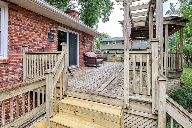 2024 Parkwood Road, Charleston, WV 25314