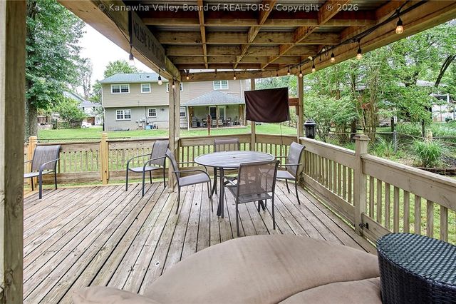 2024 Parkwood Road, Charleston, WV 25314