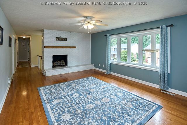2024 Parkwood Road, Charleston, WV 25314