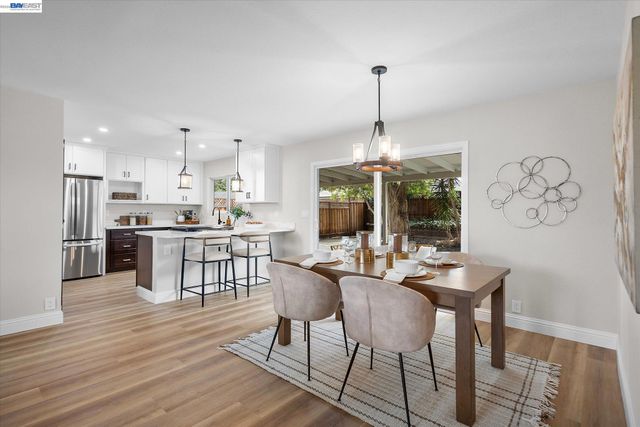 8526 Briarwood Ln, Dublin, CA 94568