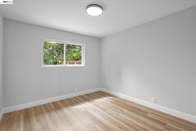8526 Briarwood Ln, Dublin, CA 94568
