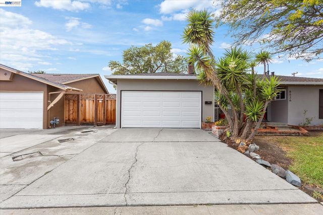 8526 Briarwood Ln, Dublin, CA 94568