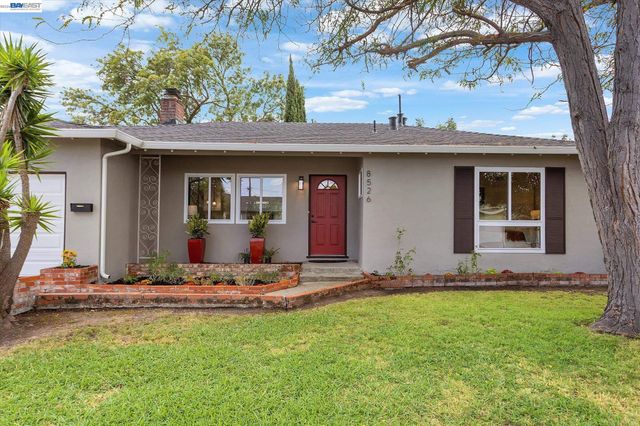 8526 Briarwood Ln, Dublin, CA 94568