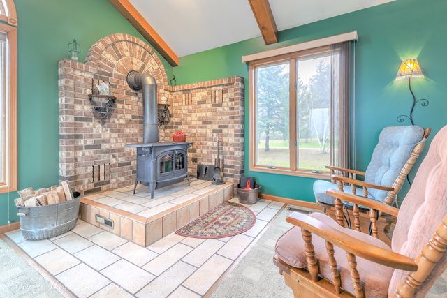 11N315 Mcgough Road, Hampshire, IL 60140