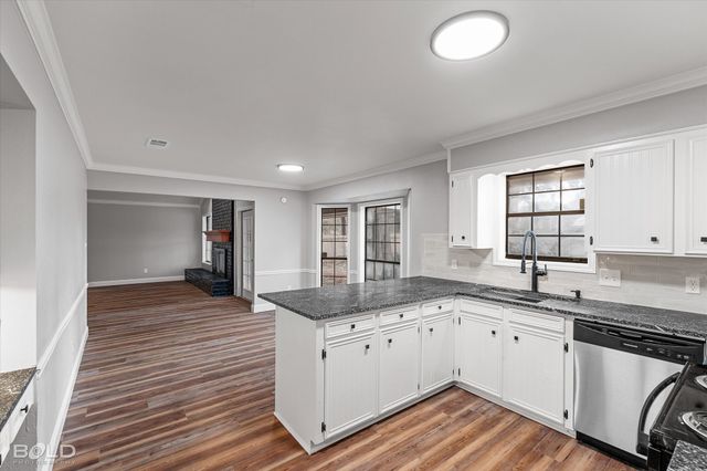 6108 Doncaster Drive, Shreveport, LA 71129