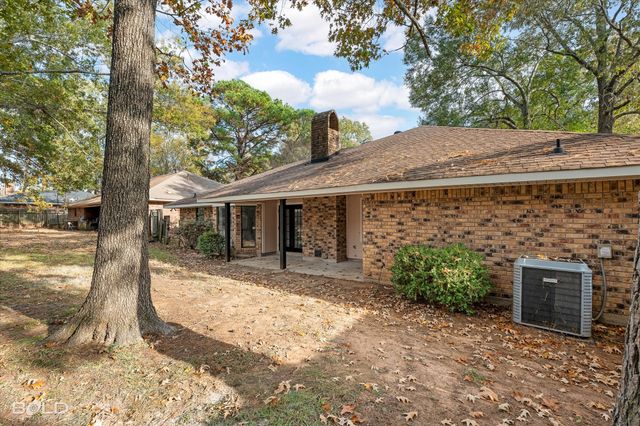 6108 Doncaster Drive, Shreveport, LA 71129