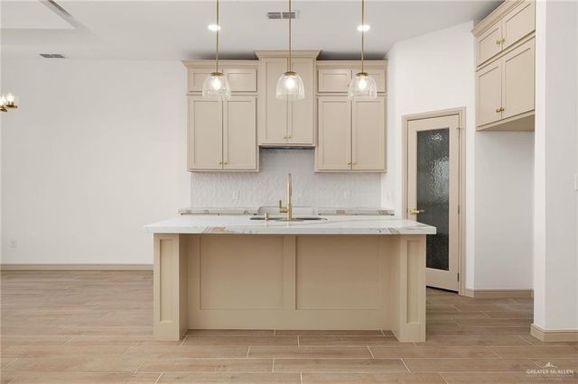 905 E 38th E Street, San Juan, TX 78589