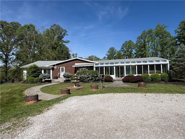 183 Varner Road, Walker, WV 26180