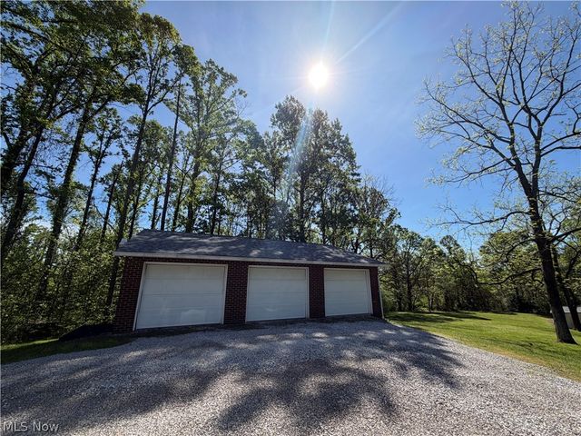 183 Varner Road, Walker, WV 26180