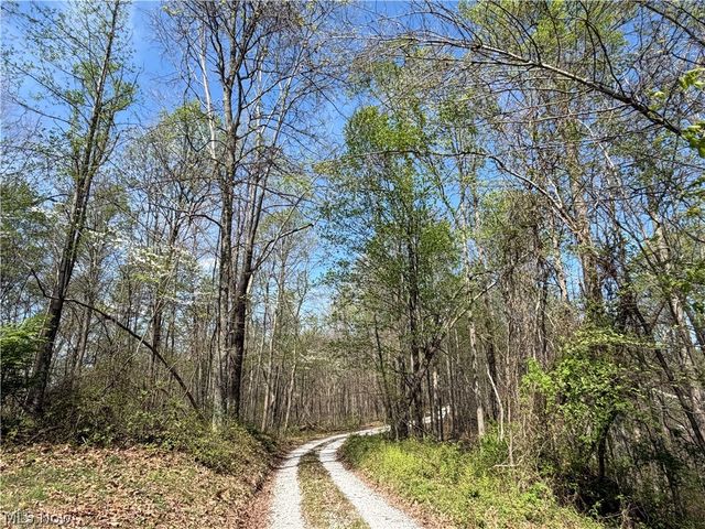 183 Varner Road, Walker, WV 26180