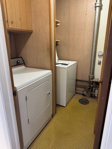 1103 37th St Ct, Moline, IL 61265