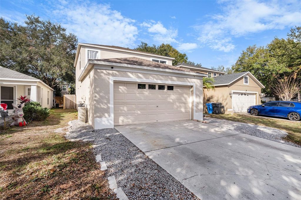 Image 2 of property listing at 8430 QUARTER HORSE DRIVE, Riverview, FL 33578
