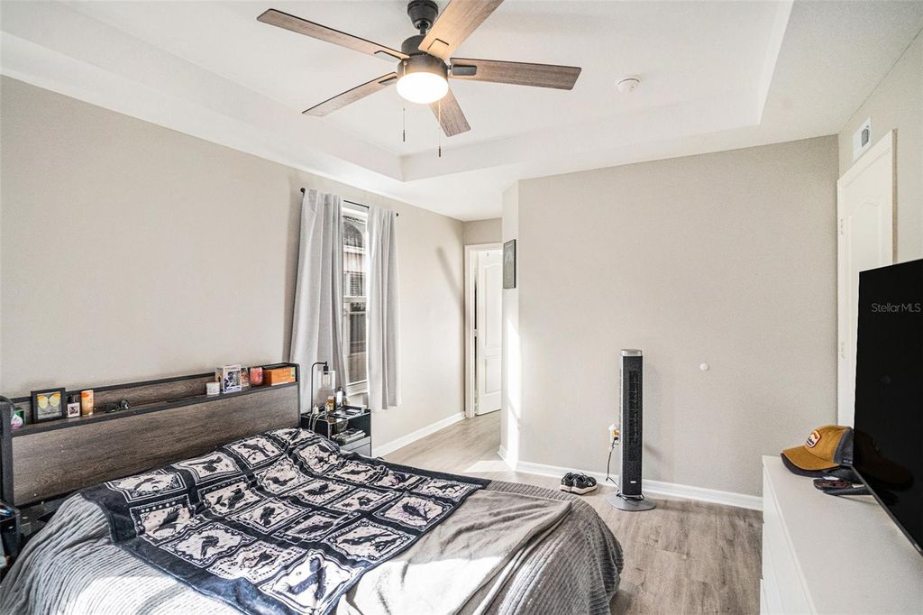 Image 14 of property listing at 8430 QUARTER HORSE DRIVE, Riverview, FL 33578