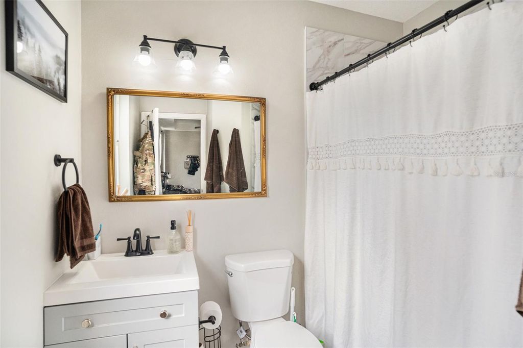 Image 15 of property listing at 8430 QUARTER HORSE DRIVE, Riverview, FL 33578