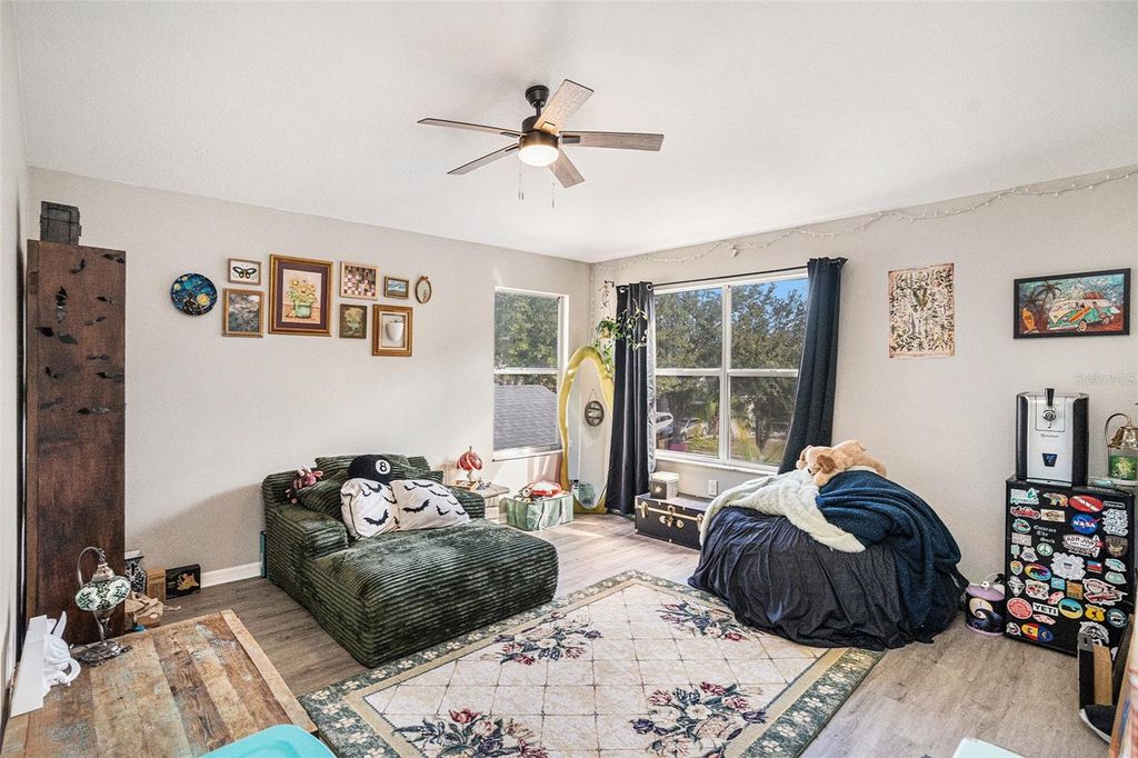 Image 16 of property listing at 8430 QUARTER HORSE DRIVE, Riverview, FL 33578