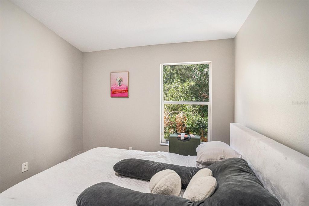 Image 19 of property listing at 8430 QUARTER HORSE DRIVE, Riverview, FL 33578