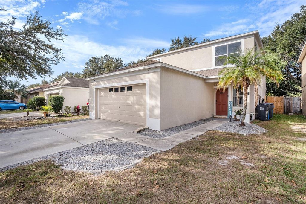 Image 3 of property listing at 8430 QUARTER HORSE DRIVE, Riverview, FL 33578