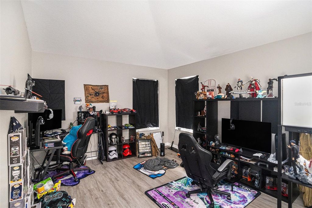 Image 21 of property listing at 8430 QUARTER HORSE DRIVE, Riverview, FL 33578