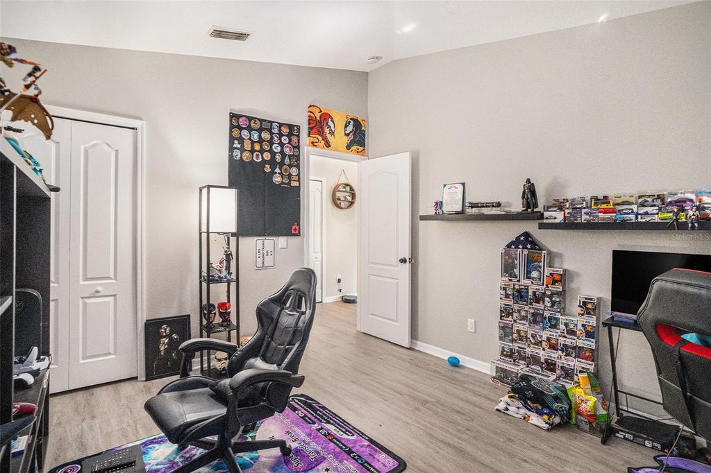 Image 23 of property listing at 8430 QUARTER HORSE DRIVE, Riverview, FL 33578