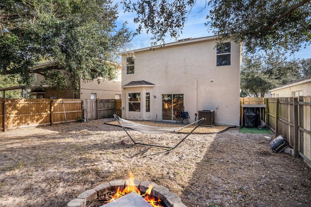 Image 28 of property listing at 8430 QUARTER HORSE DRIVE, Riverview, FL 33578