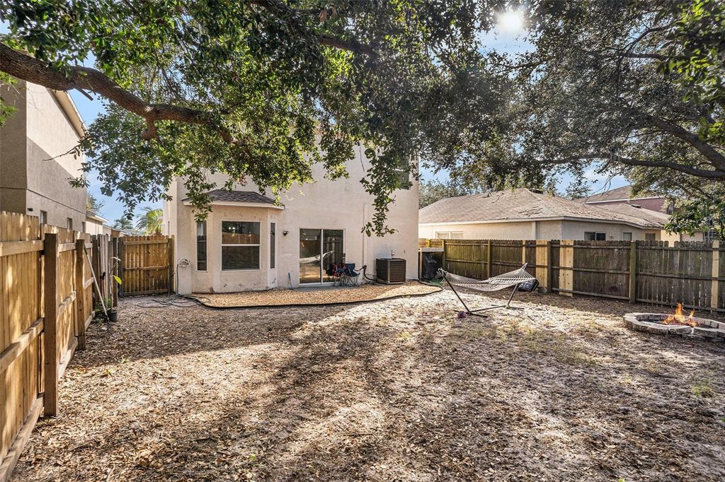 Image 29 of property listing at 8430 QUARTER HORSE DRIVE, Riverview, FL 33578