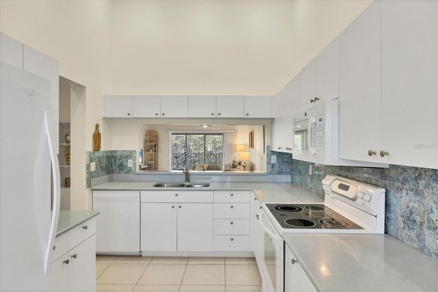 8735 OLDE HICKORY AVENUE 8303, Sarasota, FL 34238