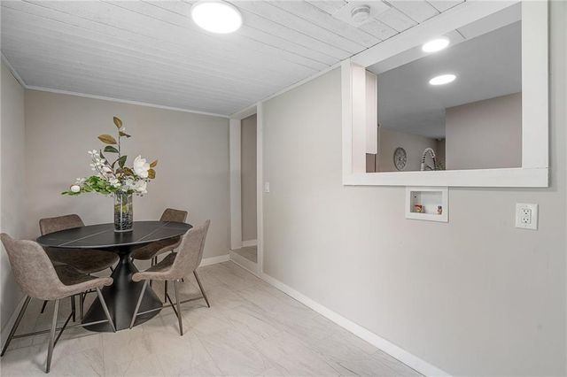 601 E Eisenhower Road, Lansing, KS 66043