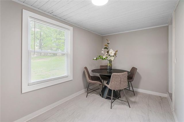 601 E Eisenhower Road, Lansing, KS 66043