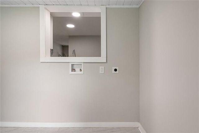 601 E Eisenhower Road, Lansing, KS 66043