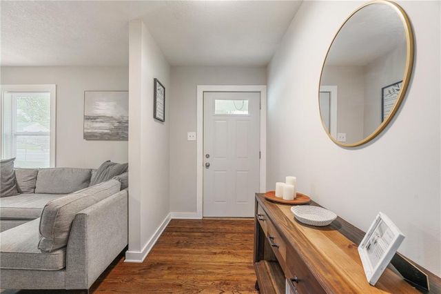 601 E Eisenhower Road, Lansing, KS 66043
