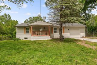 601 E Eisenhower Road, Lansing, KS 66043