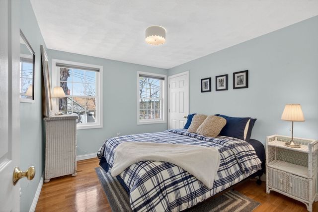 18 Prospect St, Amesbury, MA 01913