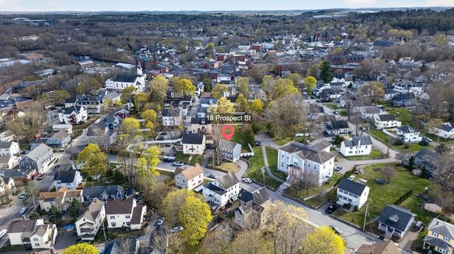 18 Prospect St, Amesbury, MA 01913