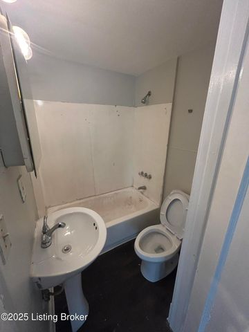 1836 Algonquin Pkwy 1, Louisville, KY 40210