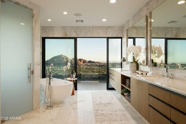 7701 N SILVERCREST Way, Paradise Valley, AZ 85253