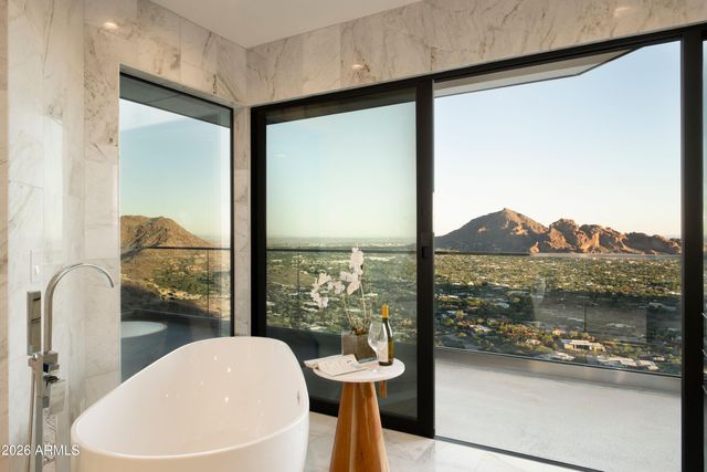 7701 N SILVERCREST Way, Paradise Valley, AZ 85253